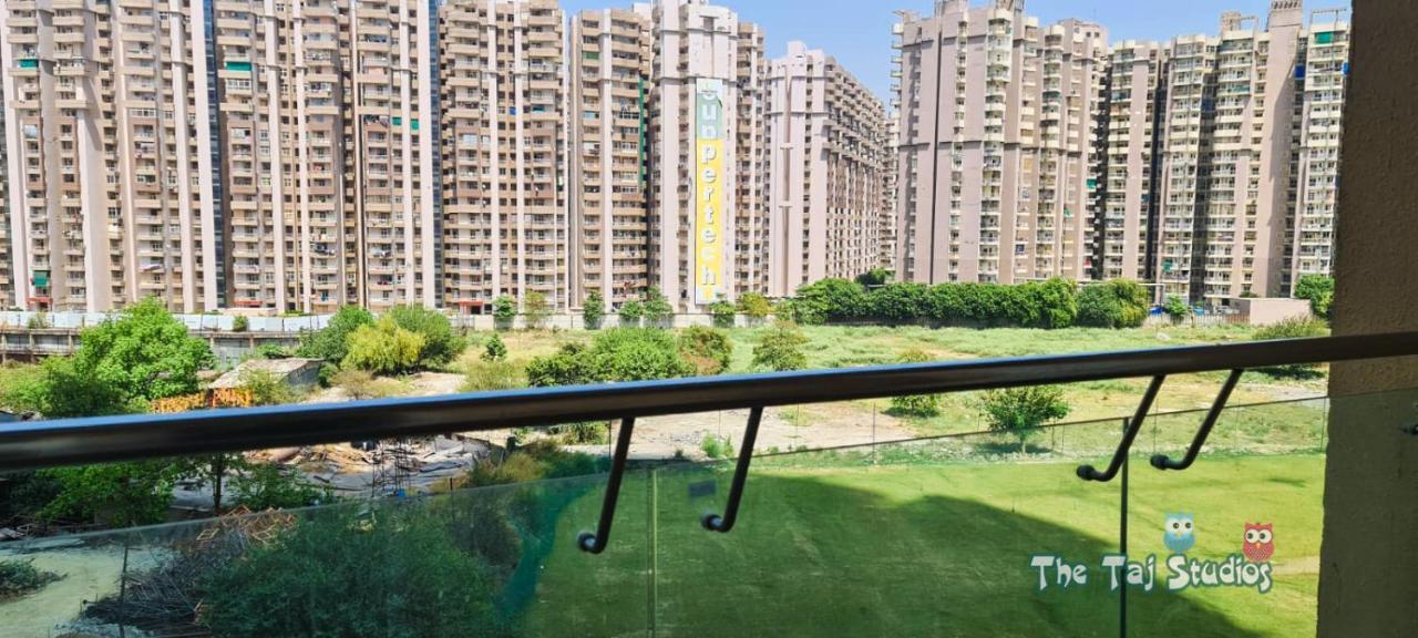 Taj Studios-Serviced Studio Apartment Noida Buitenkant foto
